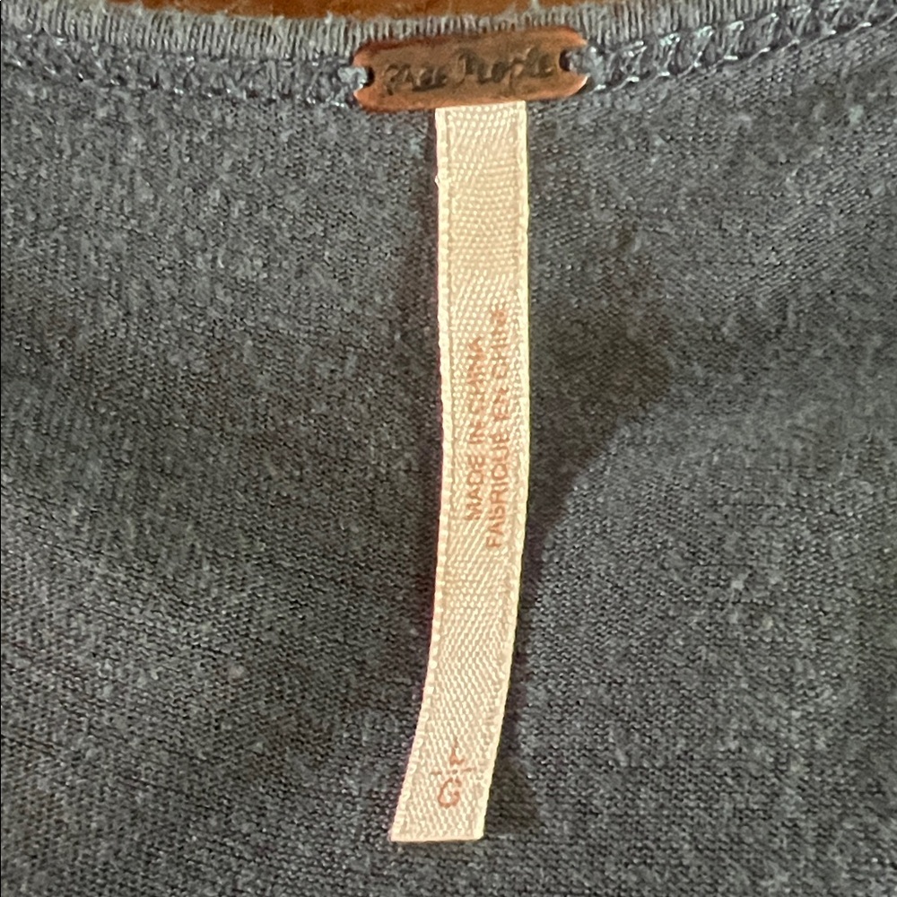 Free People Bittersweet Cold Shoulder Linen T Shirt Top Denim Blue Size Large - Picture 11 of 11